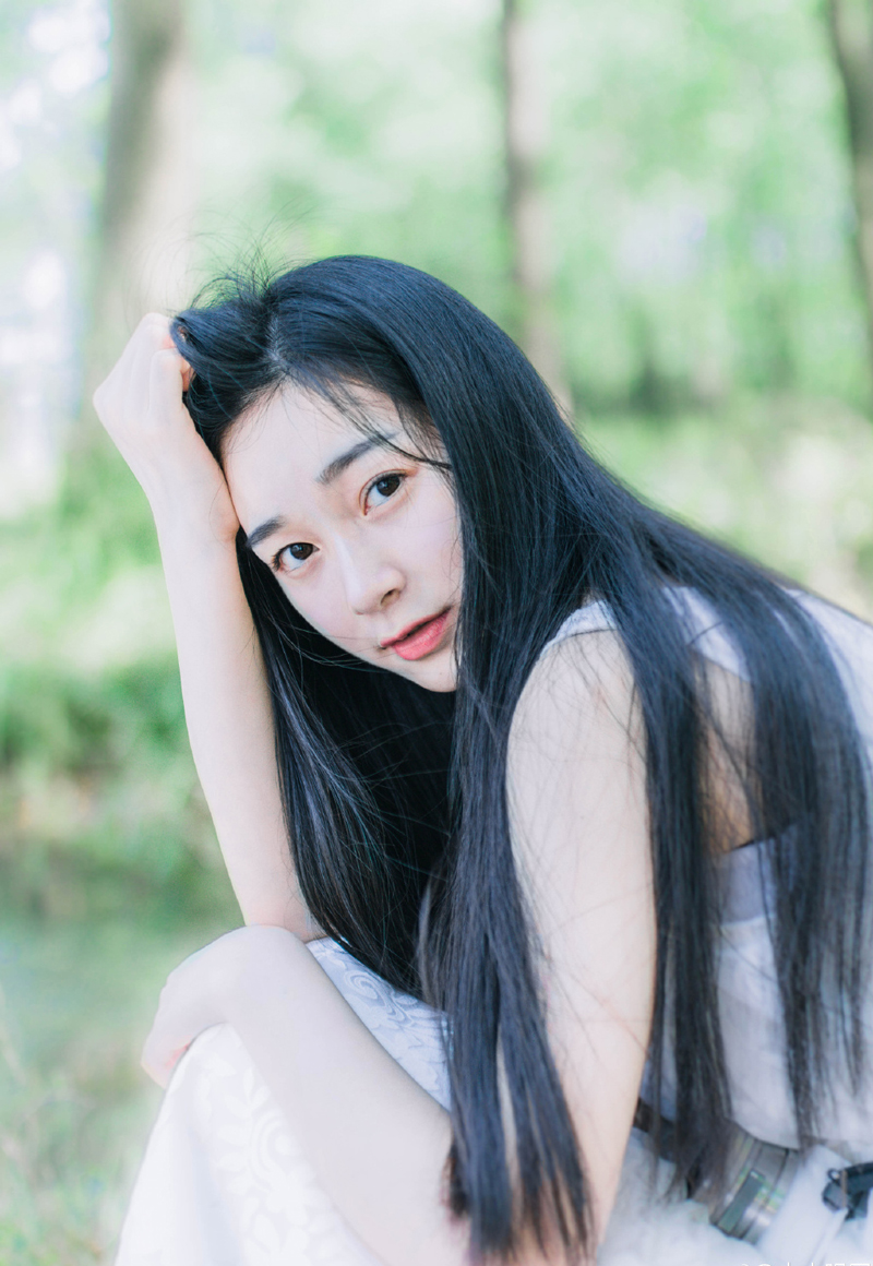 如果你对别人的苦难无动于衷，那么你就不配称为人。